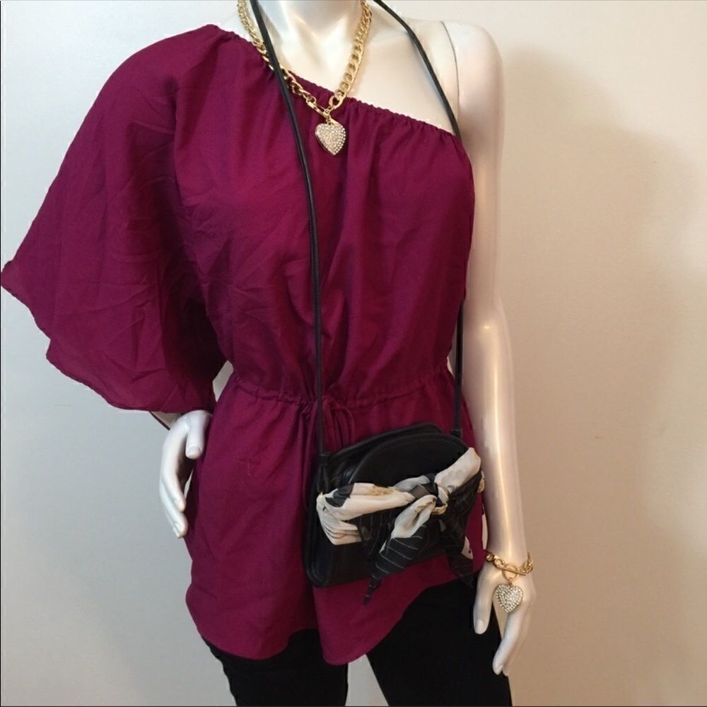 Gorgeous one sleeve flare drawstring waist top‎